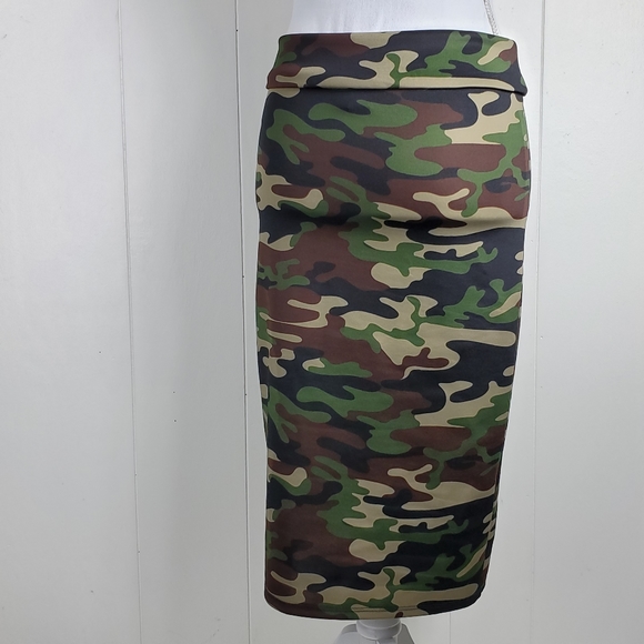 Agnes and Dora Camouflage hat size small - Picture 7 of 12